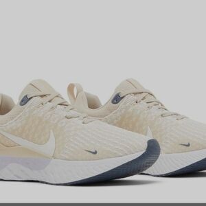 Nike Beige and White Sneakers